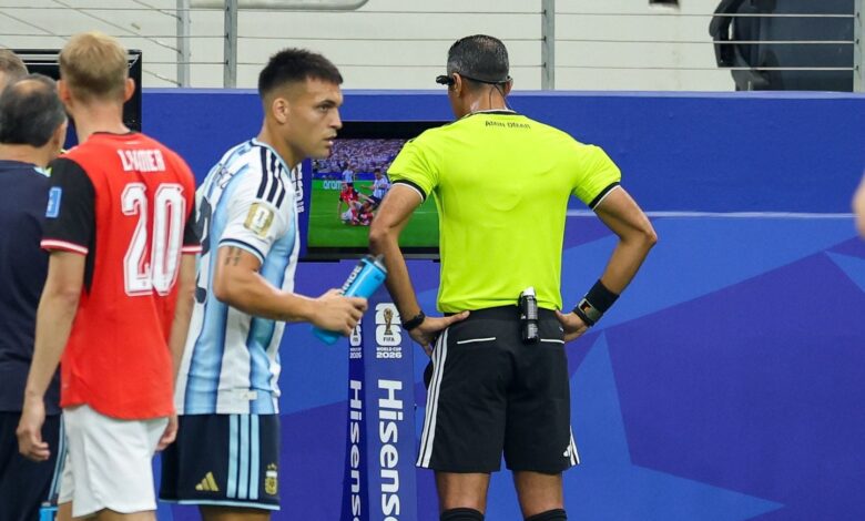 Penalti olvidado para Ghana, sin roja para Lionel Messi… ¿Pero qué hace el VAR? Penalti olvidado para Ghana, sin roja para Lionel Messi… ¿Pero qué hace el VAR?